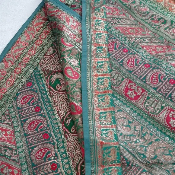 Unique Gorgeous Silk Green Patchwork Batik Bedspread / Tapestry from India - Picture 7 of 14